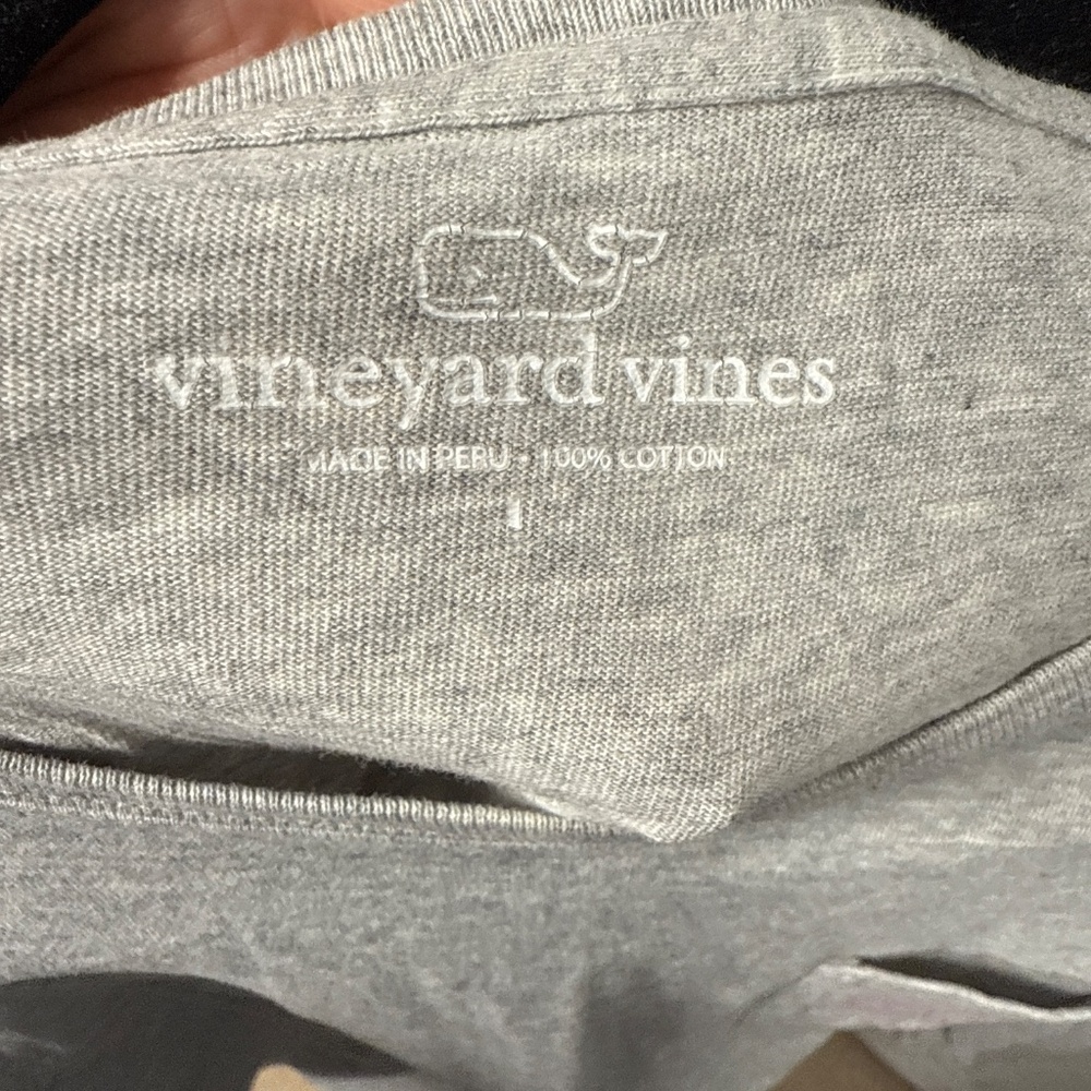Vineyard Vines T - Picture 3 of 3